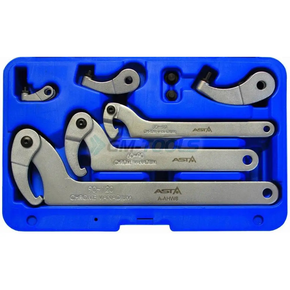 Leddnøkkelsett med krok, sølvfargede krok-nøkler i blå plastkoffert, sett ovenfra med alle deler synlige.