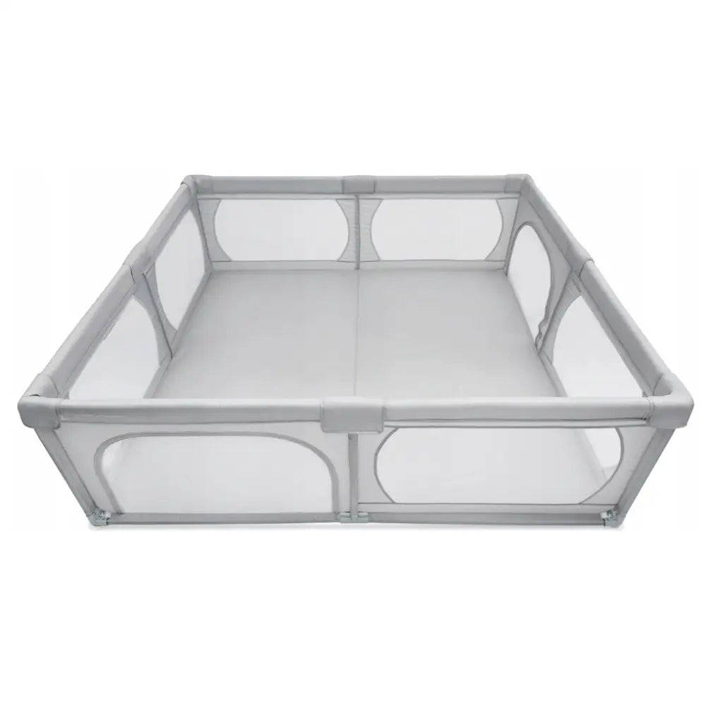 Lekegrind 200x180 cm, grå nettinginnhegning med polstrede hjørner og mykt underlag sett forfra.