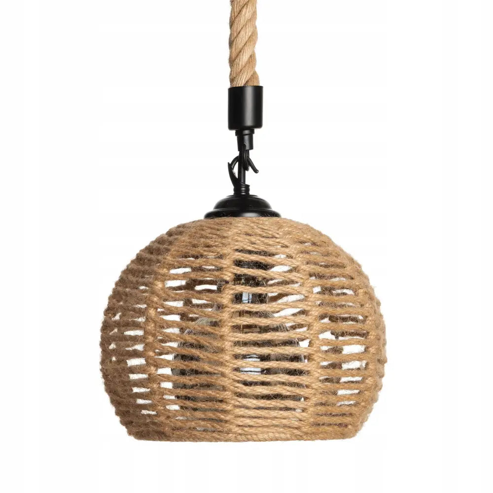 Liten Boho Pelota hengelampe med rund juteskjerm, svart oppheng og grov taukledd kabel, sett forfra.