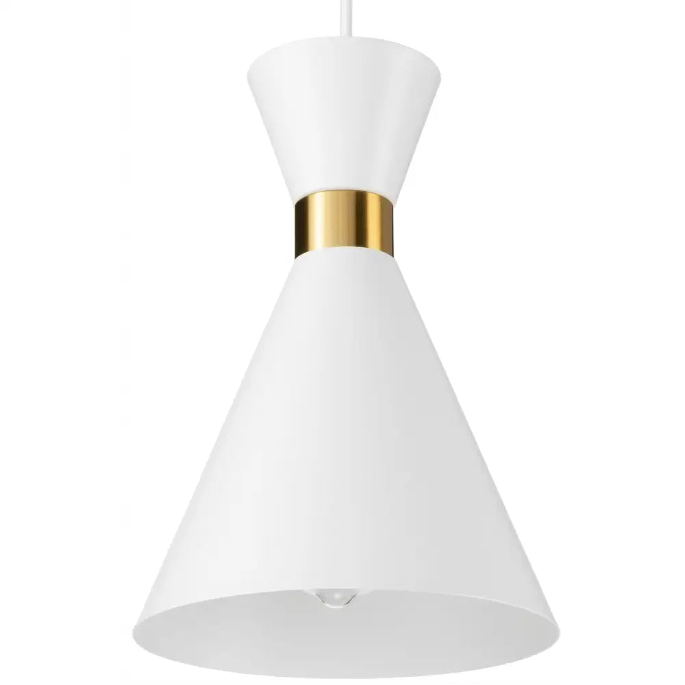 Loft hengende lampe i hvitt metall med konisk design og blank gullring, sett forfra mot hvit bakgrunn.