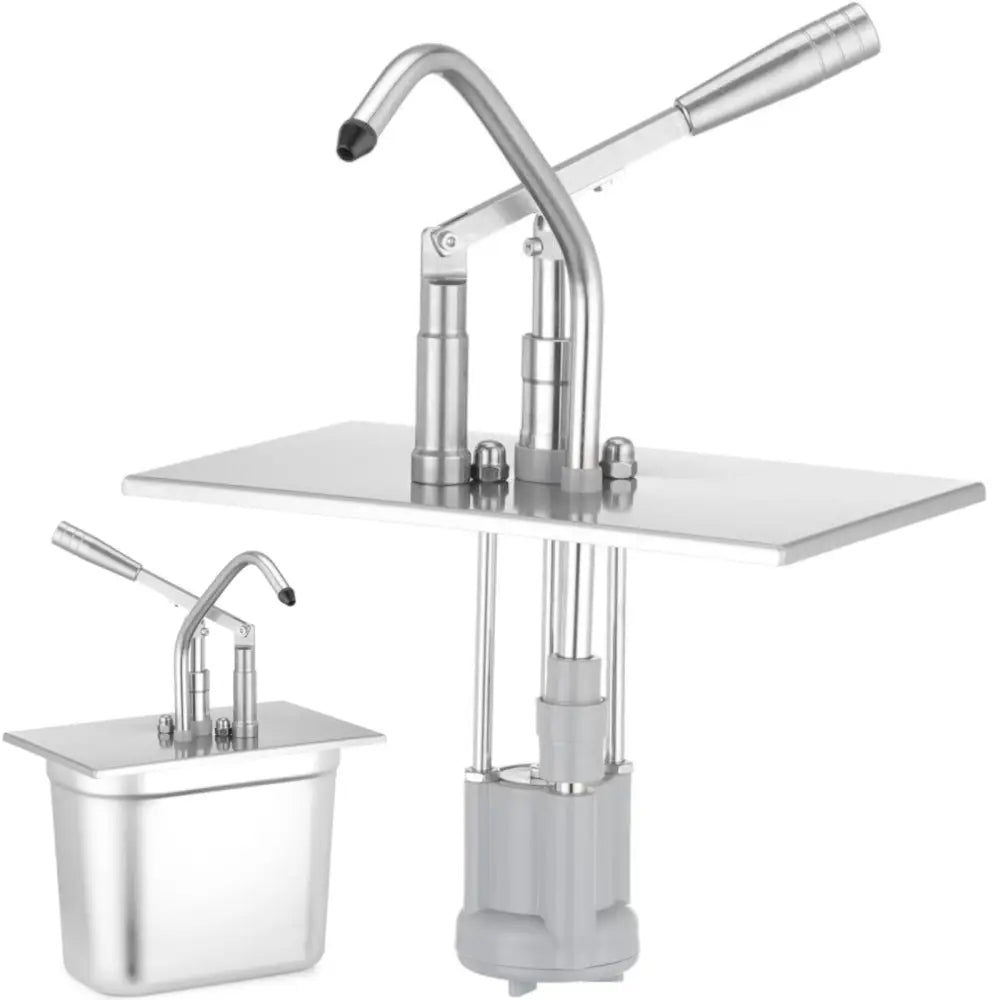 GN Bakker lokk med dispenser, skråvisning som fremhever den lange hendelen, buet tut og festemekanismen.