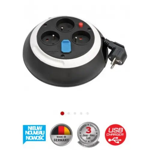 Kabeltrommel Comfort-Line med tre jordede uttak, blå bryter og nettkabel, sett skrått ovenfra.