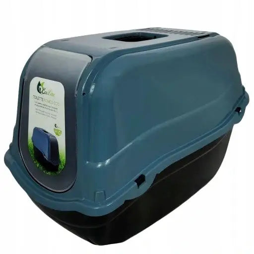 Lukket kattetoalett Romeo i blå plast med svart bunn, sett skrått forfra med håndtak og synlig etikett på lokket.