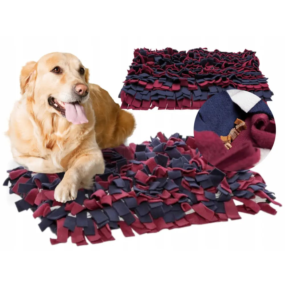 Luktesansleke skål for hund og katt, nærbilde av rød og blå stoffmatte med frynser og skjulte godbiter, hund utforsker.