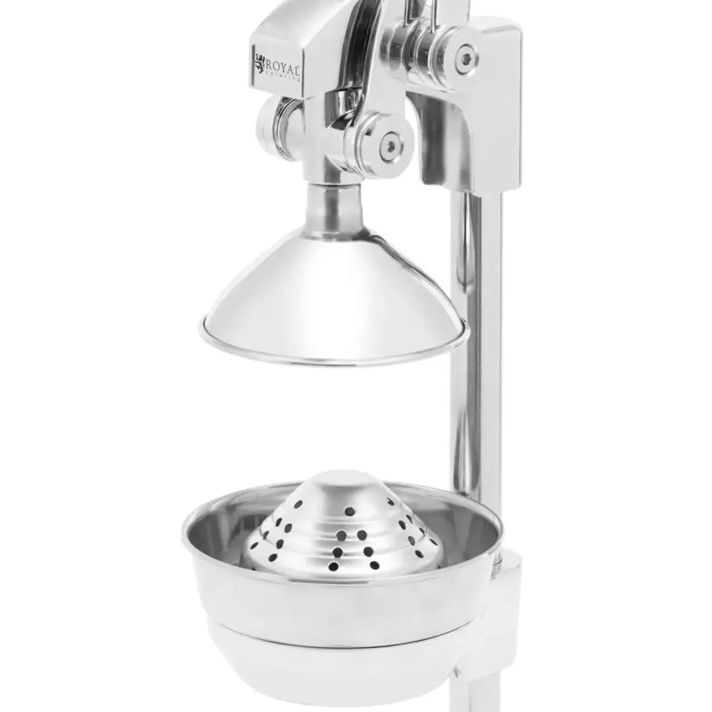 Manuell sitruspresse i rustfritt stål, sidevisning med fokus på pressehode og perforert silkurv.