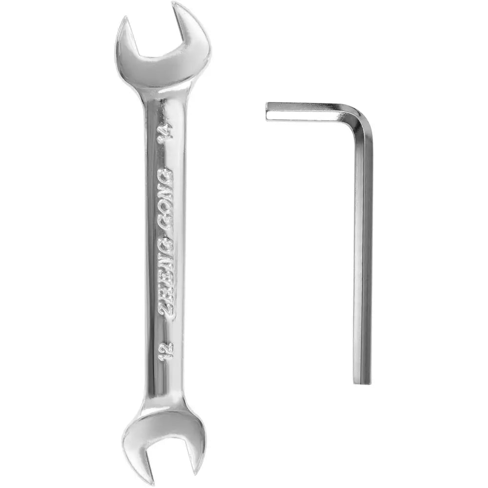 Maskinutstyr for dosering og steking av churros, fastnøkkel og L-formet unbrakonøkkel mot hvit bakgrunn.