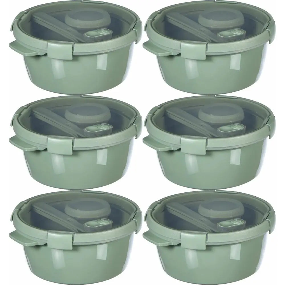Matboks beholder 1,6L, seks lysegrønne bokser med klipslokk og bestikkrom, sett fra skrå vinkel.