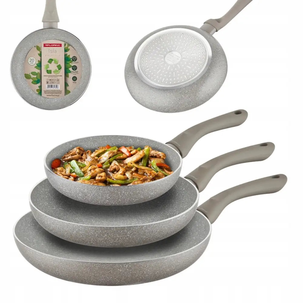 Mega sett med grå non-stick stekepanner i tre størrelser, stablet med synlig ergonomisk håndtak og detaljert bunn.