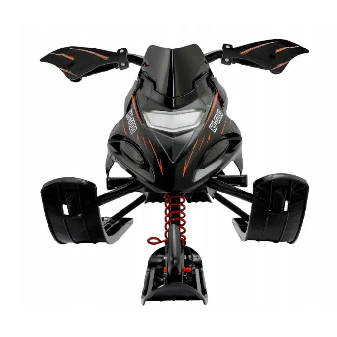 Metall akebrett med ratt, sett forfra, viser røde fjærdetaljer og oransje striper for sportslig design.