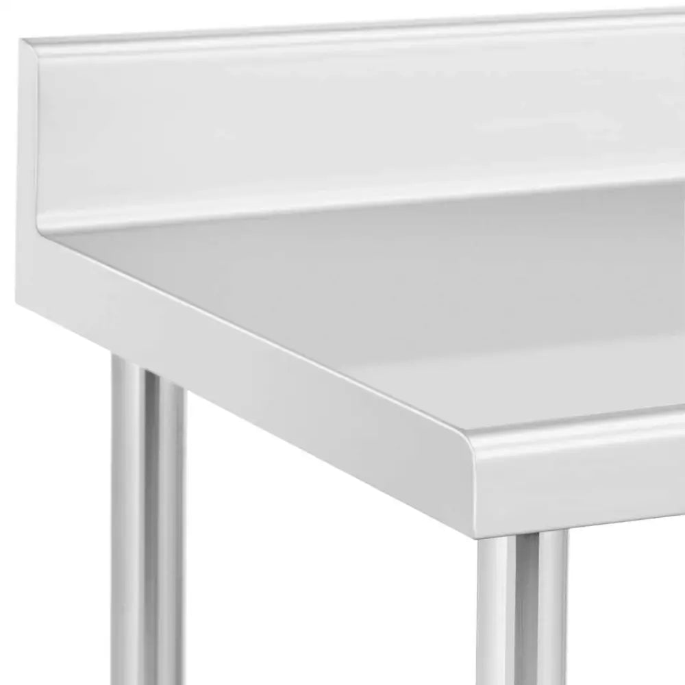 Metall rullebord, detalj av avrundet hjørne med opphøyd bakkant og sylindriske ståleben.