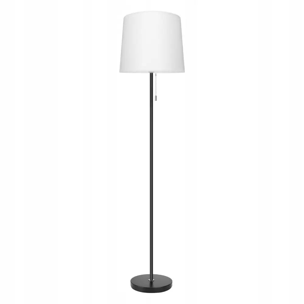 Metall gulvlampe med sort stamme, hvit sylinderformet skjerm og synlig trekkesnor under skjermen.