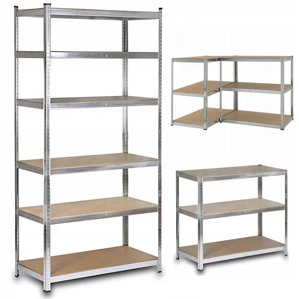 Metallisk hyllesystem med lyse trehyller, vist fra siden og forfra med ulike monteringsmuligheter.