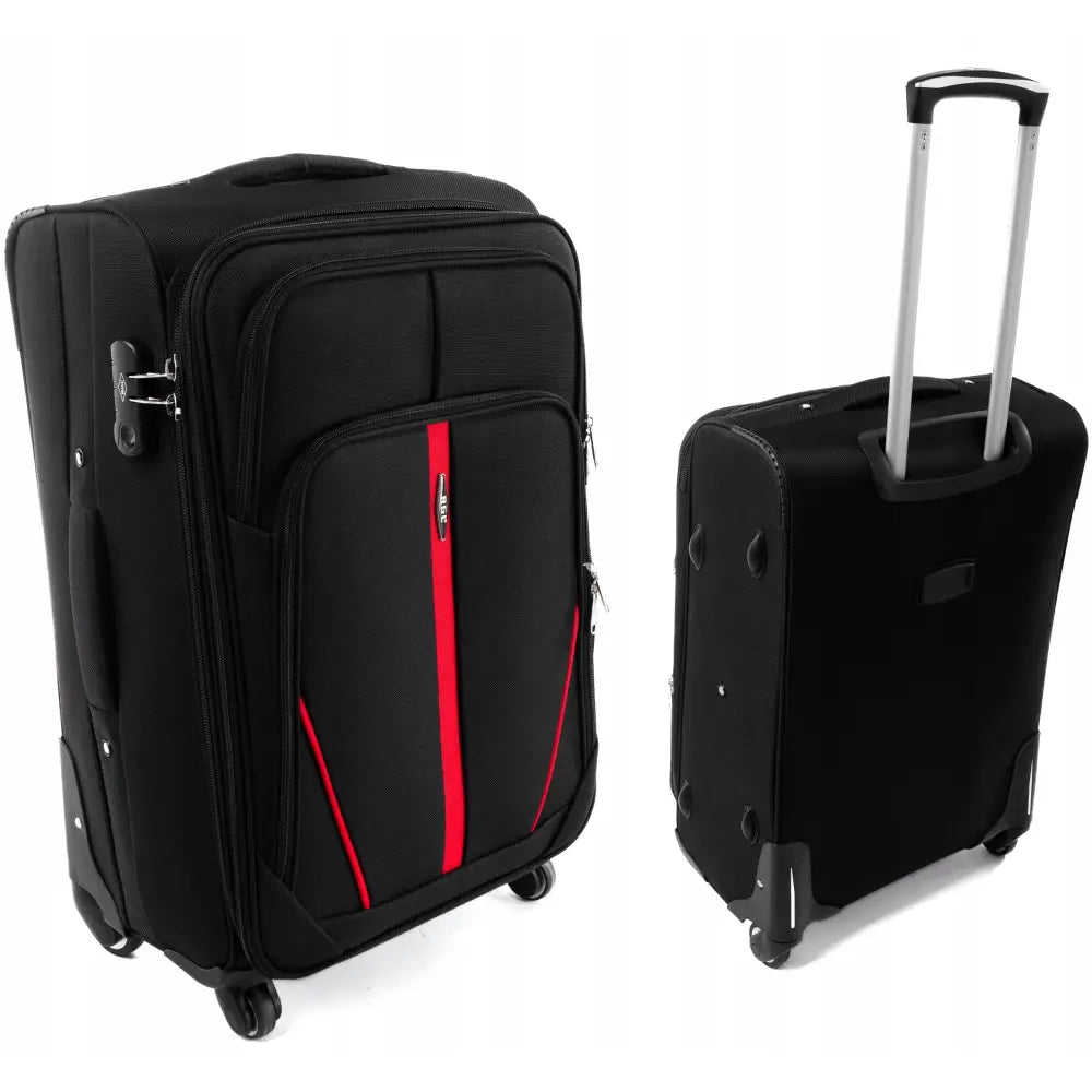 Middels stor svart reisekoffert med røde detaljer, front- og bakside, fire hjul og teleskophåndtak.