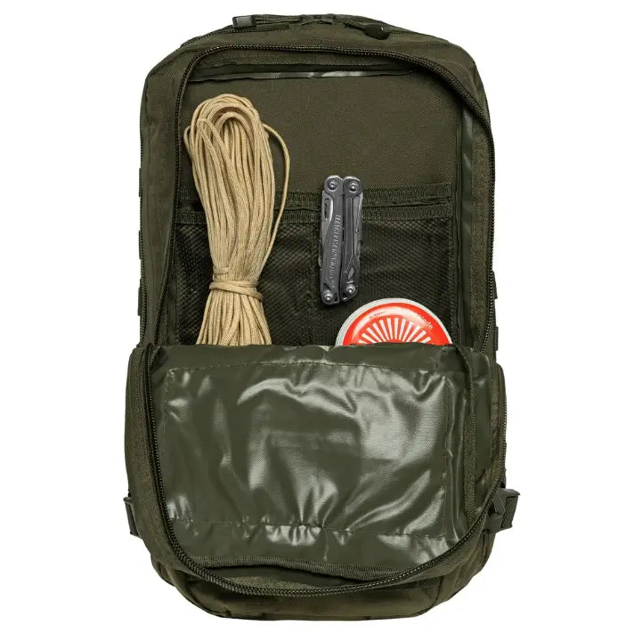 Militær ryggsekk Mil-Tec olivengrønn, toppvisning med åpen lomme som viser tau, multiverktøy og boks.