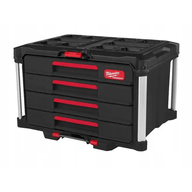 Milwaukee Packout verktøykasse med fire skuffer, røde håndtak og sølv sidepaneler sett skrått forfra.