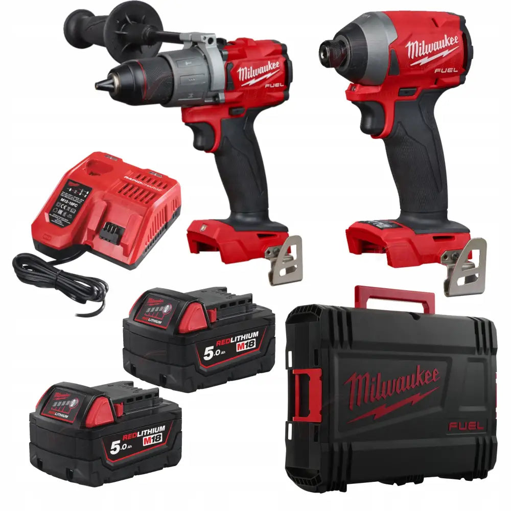 Milwaukee skrutrekker og vinkeltrekker sett med lader, to 5Ah batterier og sort verktøykasse.