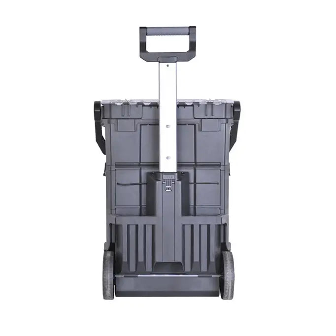 Stor sort Stanley verktøykasse på hjul, bakfra med uttrekkbart metallhåndtak og solide plasthjul mot hvit bakgrunn.