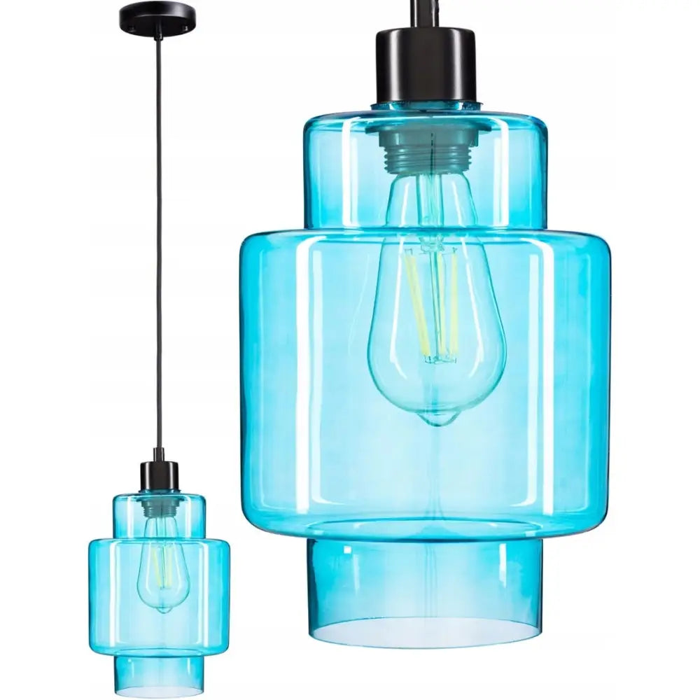 Moderne blå glass hengelampe med sylindrisk skjerm, sett fra siden med synlig LED-pære i detalj.
