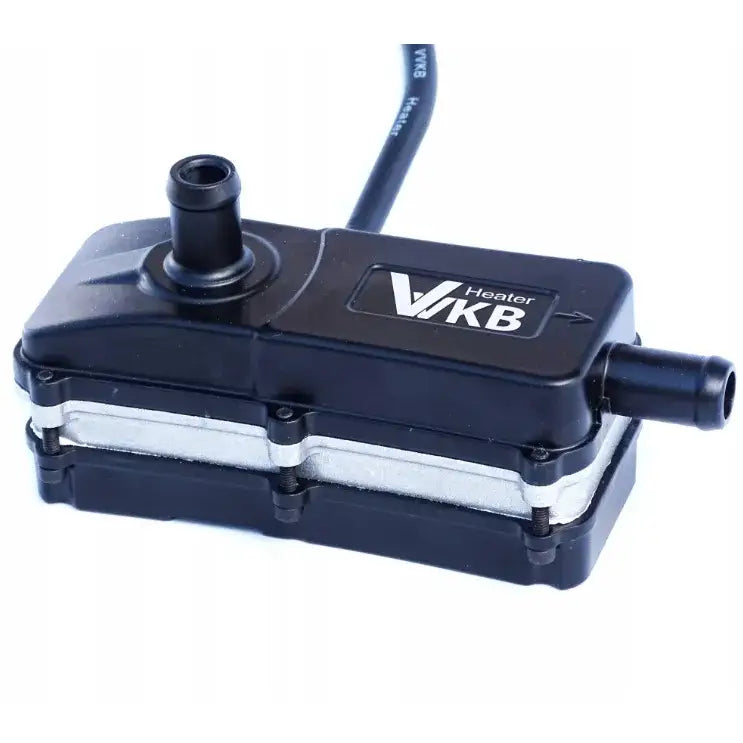 Motorvarmer VVKB Titan B1, skråvisning som fremhever metallhuset, koblingsrør og detaljerte skruer.