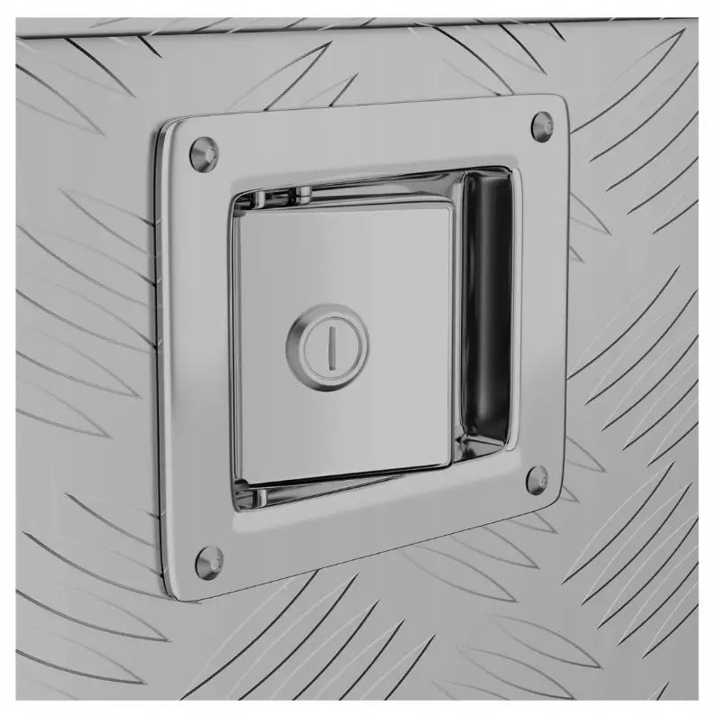 Msw aluminiumsverktøykasse, detalj av firkantet metallhåndtak med lås på riflet sølvfarget overflate.