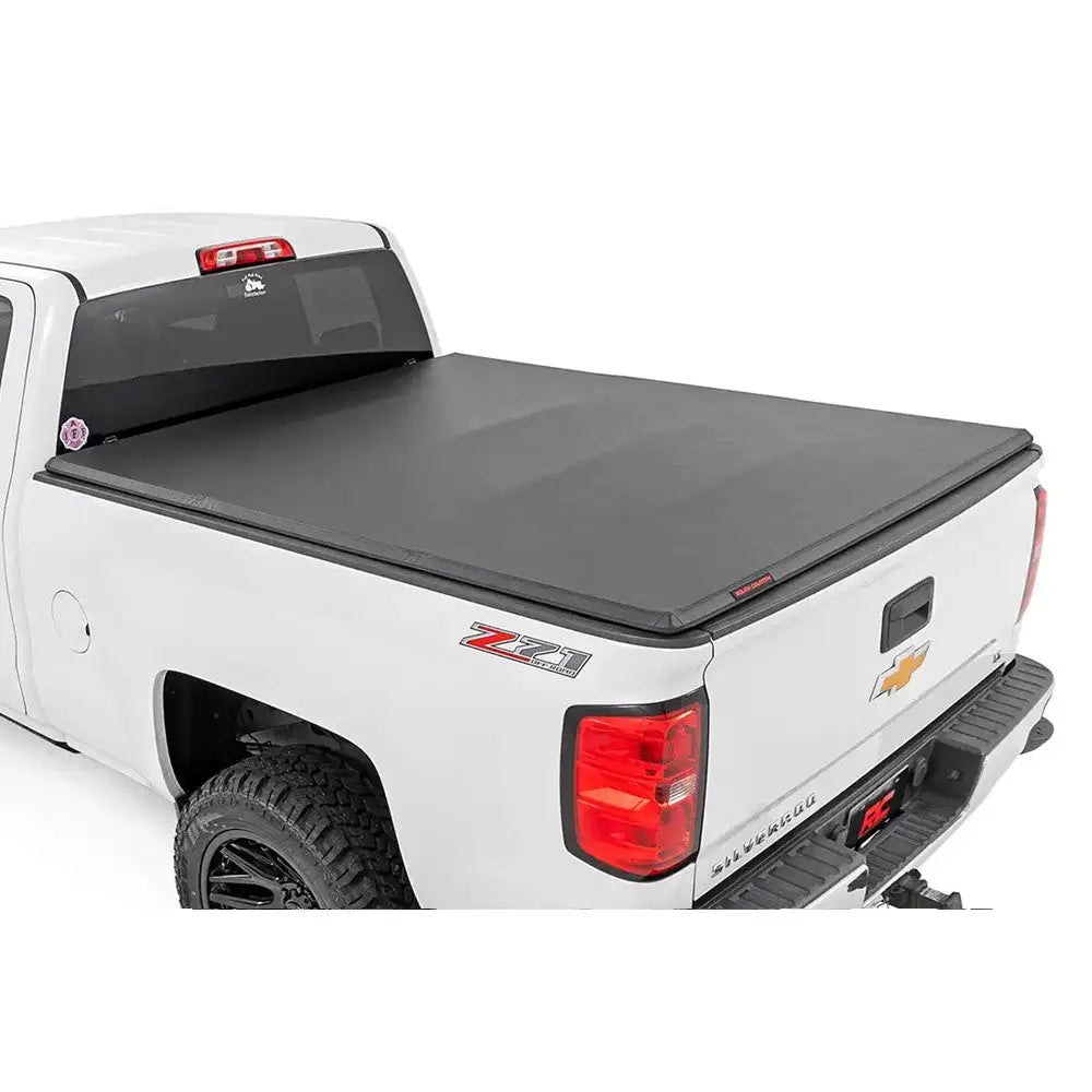 Myk Deksel Pakkeløs Tri-fold Rough Country 6’7’’ - Gmc Sierra 1500 14-19