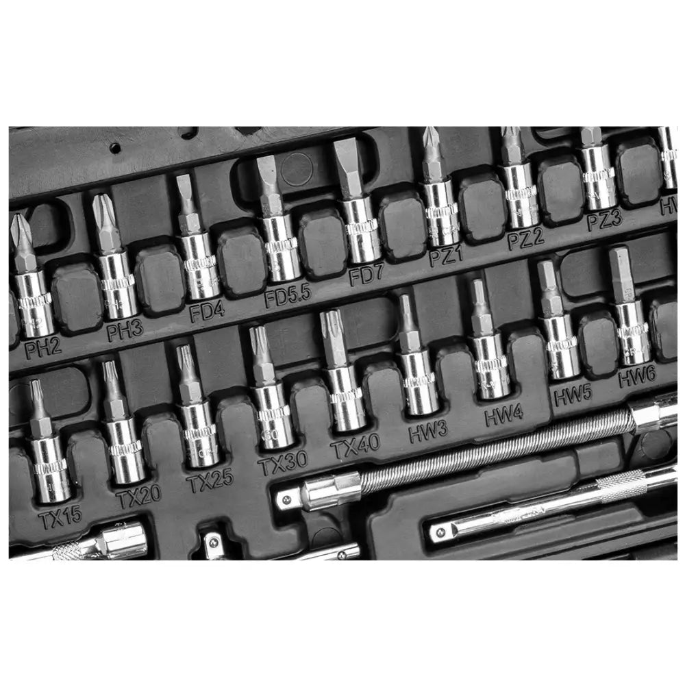 Neo pipenøkkelsett 1/4" i sort etui, sett ovenfra med tydelig merkede piper og bits i ulike størrelser.