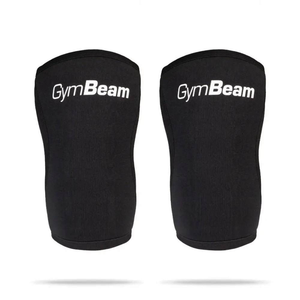 Neopren Knee Wraps XL fra GymBeam, to svarte elastiske knestøtter med hvit logo synlig foran.