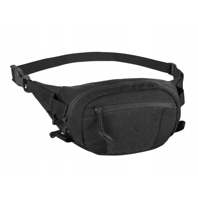 Svart Possum midjeveske fra Helikon, frontvisning med glidelåslomme og justerbar stropp med klips.