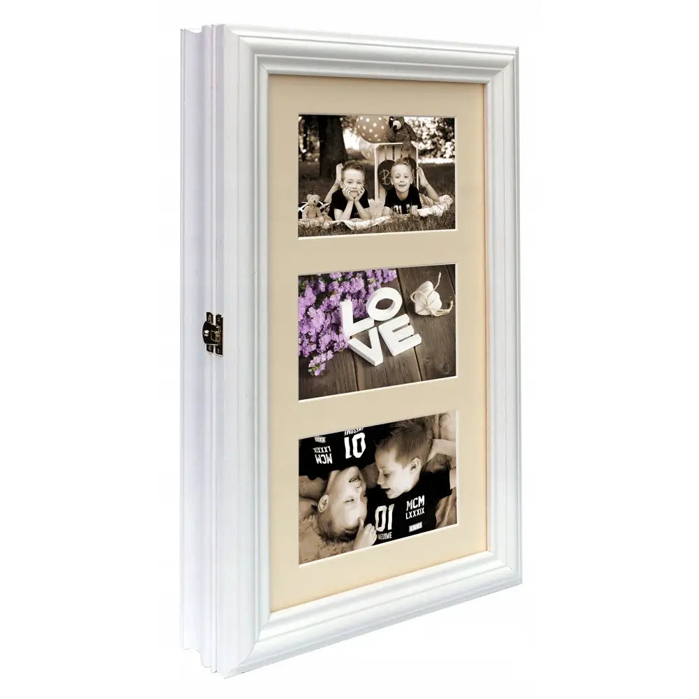 Nøkkelboks 3 i 1 Hvit, skråvisning av ramme med plass til tre bilder, profilerte kanter og sidelås.