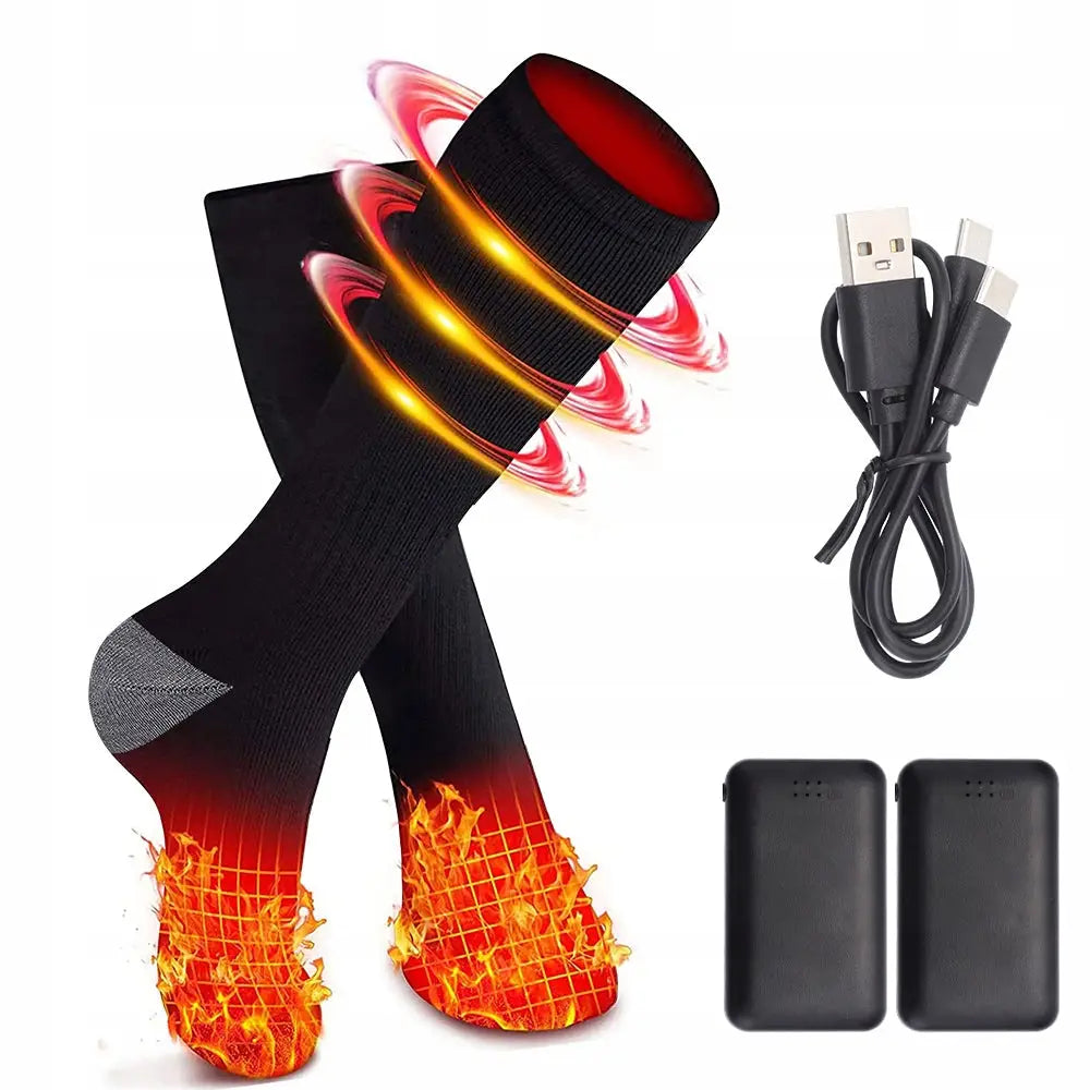 Oppvarmede sokker med batteri, sidevisning med flammeeffekt, USB-ladekabel og to svarte batteripakker.
