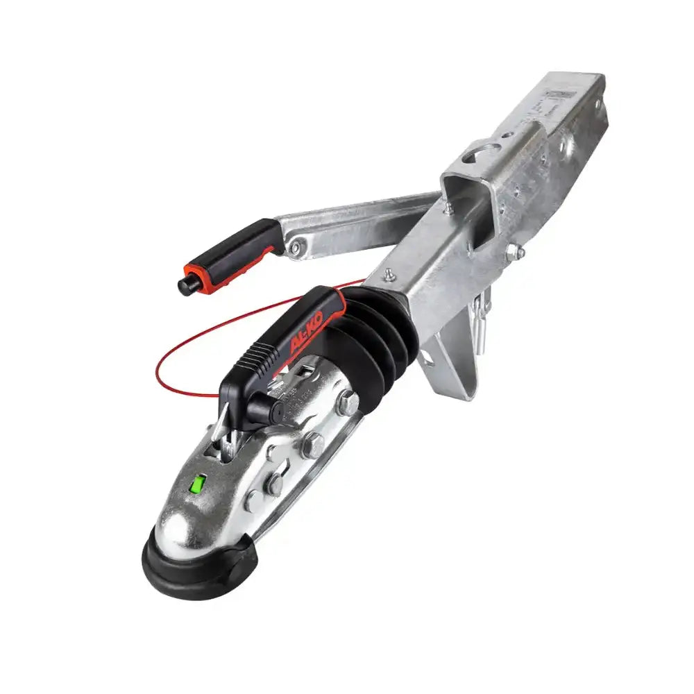 Påløpsbrems for tilhenger, skråvisning som fremhever koblingsmekanisme, sort og rød håndtak samt rød vaier.