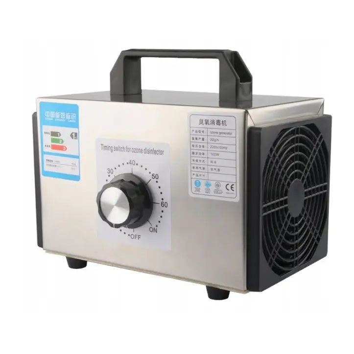 Ozongenerator med timer og filter, nærbilde av frontpanel, sort håndtak og stor sidevifte synlig.