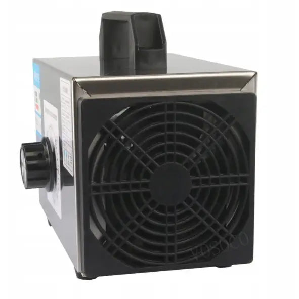 Ozongenerator med timer og filter, skrå frontvisning som viser stor ventilasjonsvifte og dreieknapp på siden.