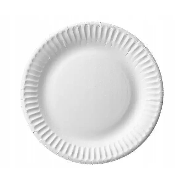 Hvit papptallerken 18 cm, sett ovenfra med bølget kant og glatt overflate uten dekor.
