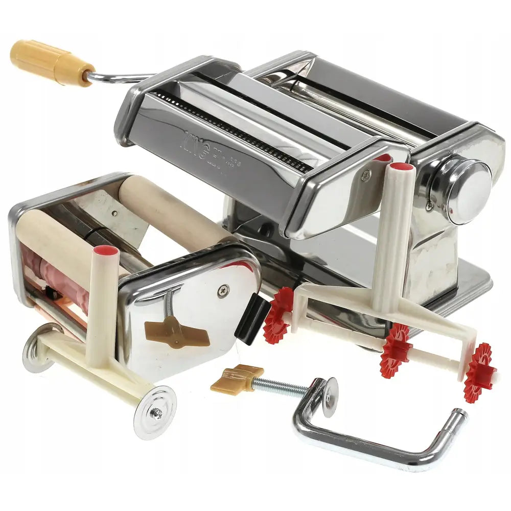 Pastamaskin 5-i-1 fra Kinghoff, sidevisning med trehåndtak og tilbehør for pasta, pierogi og ravioli.