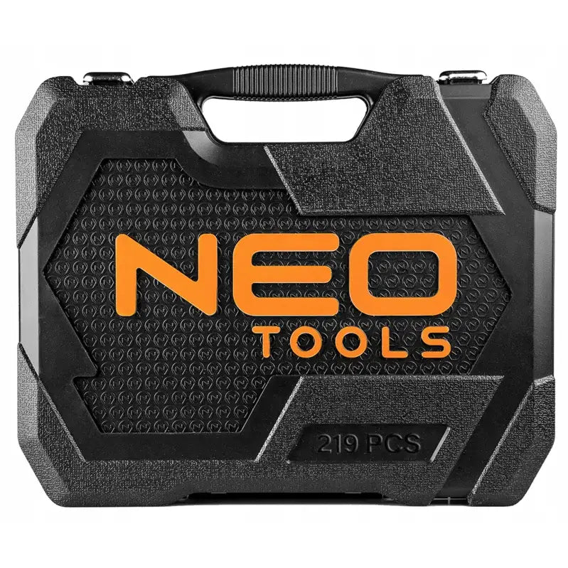 Pipenøkkelsett i sort koffert, frontvisning med oransje NEO TOOLS-logo, teksturert overflate og håndtak.
