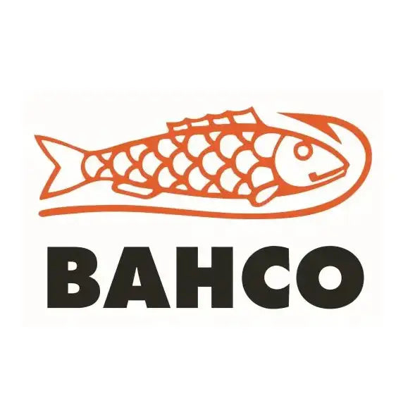 Oransje fiskelogo med markerte skjell og kontur, plassert over kraftige svarte bokstaver på hvit bakgrunn.