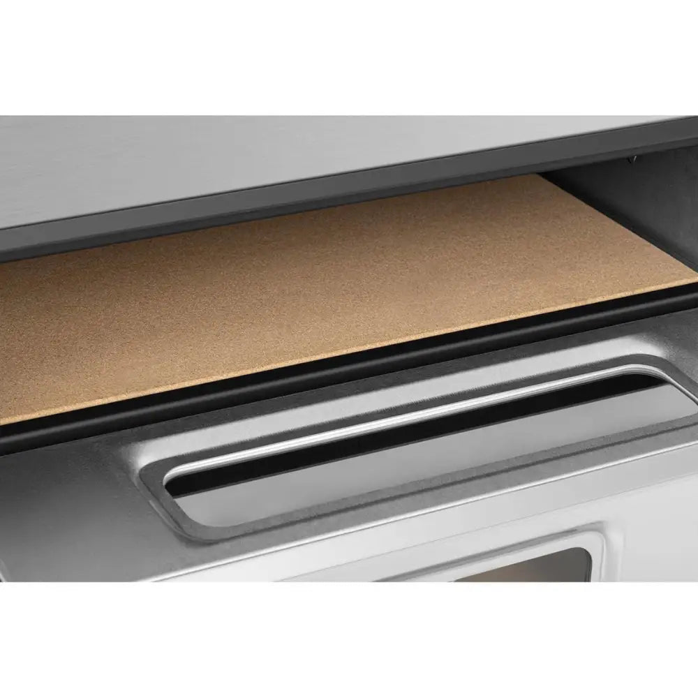 Pizzaovn for 2 pizzaer, skrått innsyn som fremhever lys brun steinplate og åpen metallisk ovnsdør.