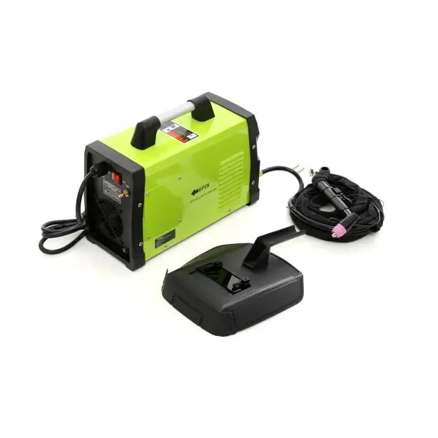 Plasmaskjærer Plasma, grønn og svart maskin med bærehåndtak, kabel og sveisemaske fra skrå side.