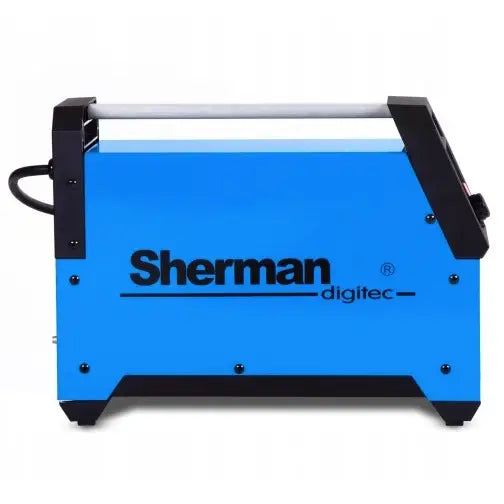 Plasmaskjærer Sherman Cutter 50K, blå og svart maskin, sidevisning med synlig logo, håndtak og strømledning.
