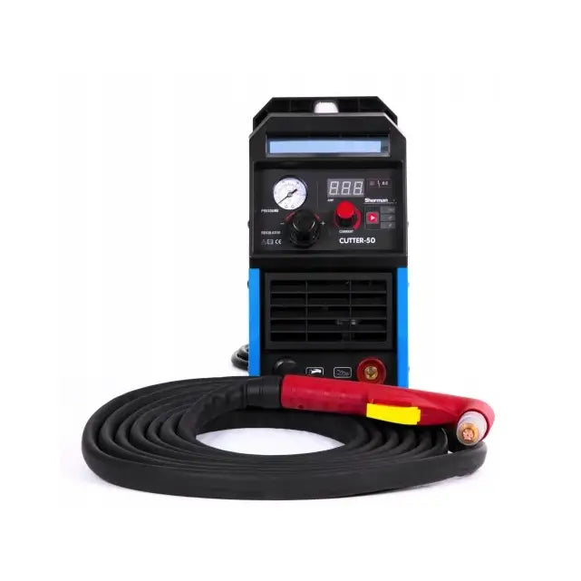Plasmaskjærer Sherman Cutter 50K, frontvisning med digitalt display, trykkmåler og tilkoblet kabel med fargerikt håndtak.