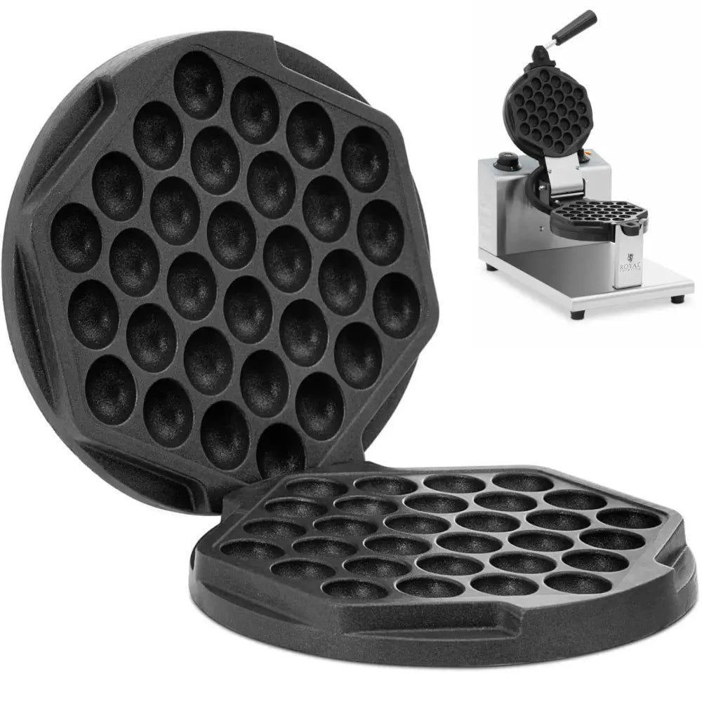 Plater for boblevaffeljern, sett med svarte støpejernsplater med dype former, front og skrå vinkel.