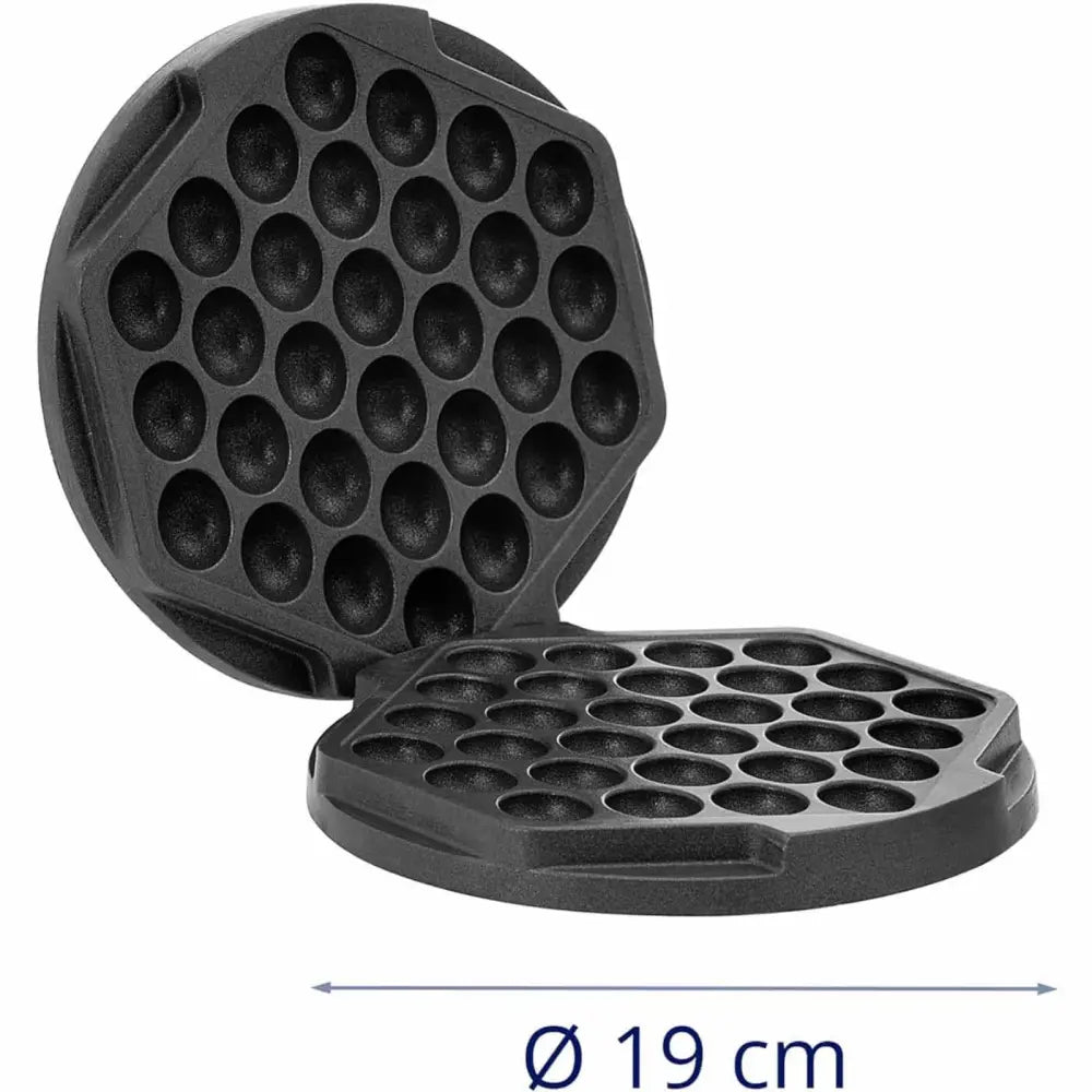 Plater for boblevaffeljern, sort støpejern med små fordypninger, vist fra siden og delvis åpnet, diameter 19 cm.