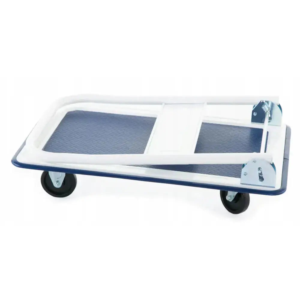 Plattformvogn med blått og hvitt ståldekke, sammenlagt håndtak og fire sorte hjul, vises fra siden.
