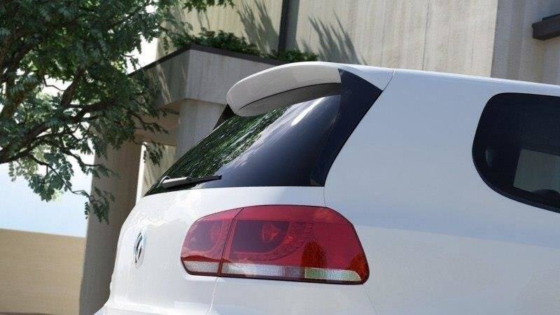 Sideskjørt og diffusorer til VW Golf 6 GTI R400-bodykit fra skrå vinkel