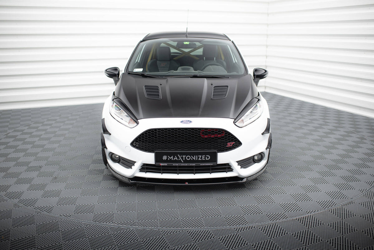 Dekorative bonnet vents for Ford Fiesta ST MK7 Facelift montert på bilens panser