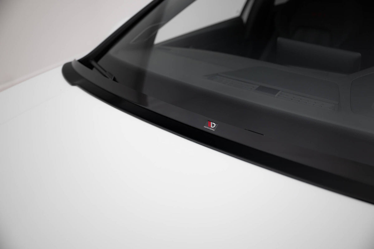 Panser-lip til VW Golf 8 sett rett forfra med LED-lykter synlig