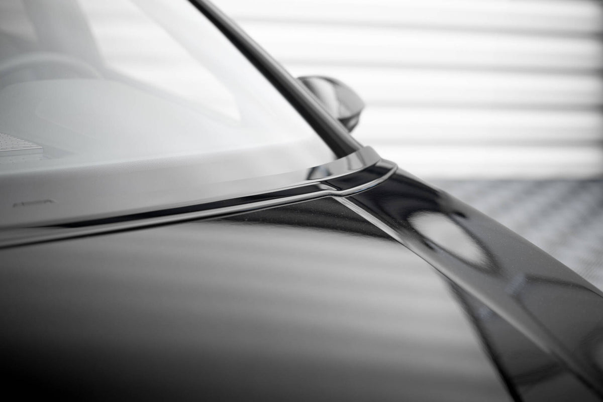 Panser-lip til VW Golf 8 installert på svart Golf 8 med felger