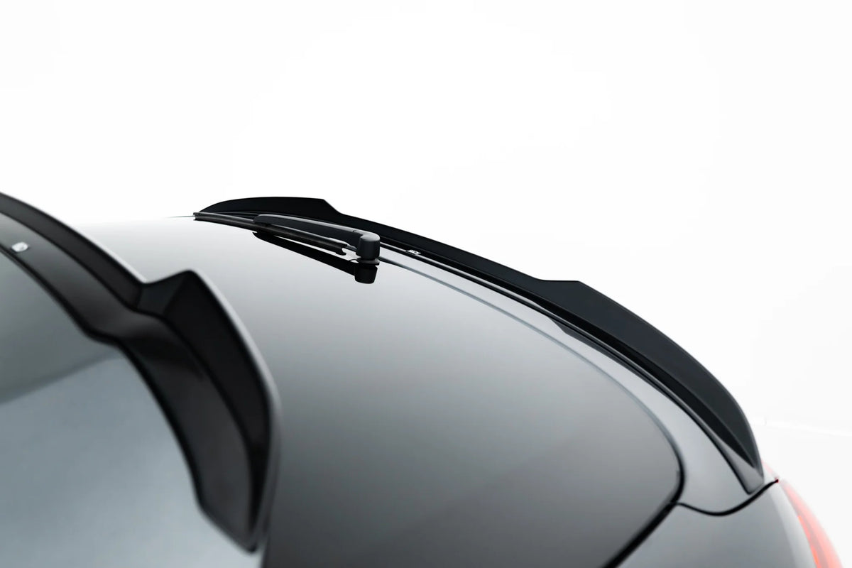 Nærbilde av blank sort Spoiler Cap til Audi SQ5 Sportback Mk3