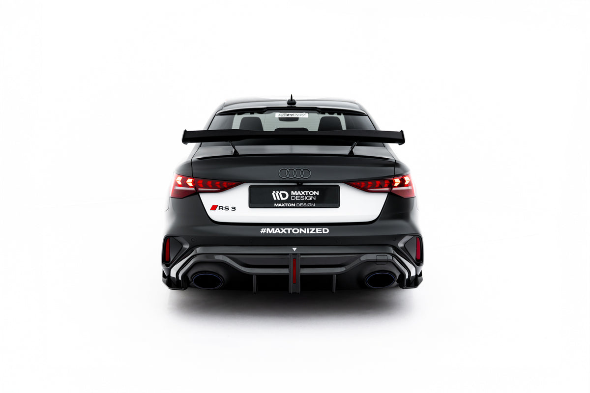 Nærbilde av Carbon Uniform Shape-overflate på hekkspoiler til Audi A3 8Y